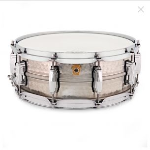 LA404K Caisse claire Acrophonic 14" x 5" fût martelé, coquilles impériales - Finition patinée